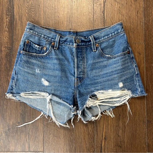 Levi's 501 Blue Distressed Denim Shorts SZ 27/4 - Picture 1 of 6